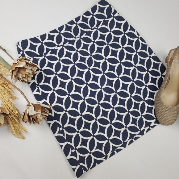Banana Republic Blue Geo Design Pattern Skirt 00 P - Picture 9 of 12